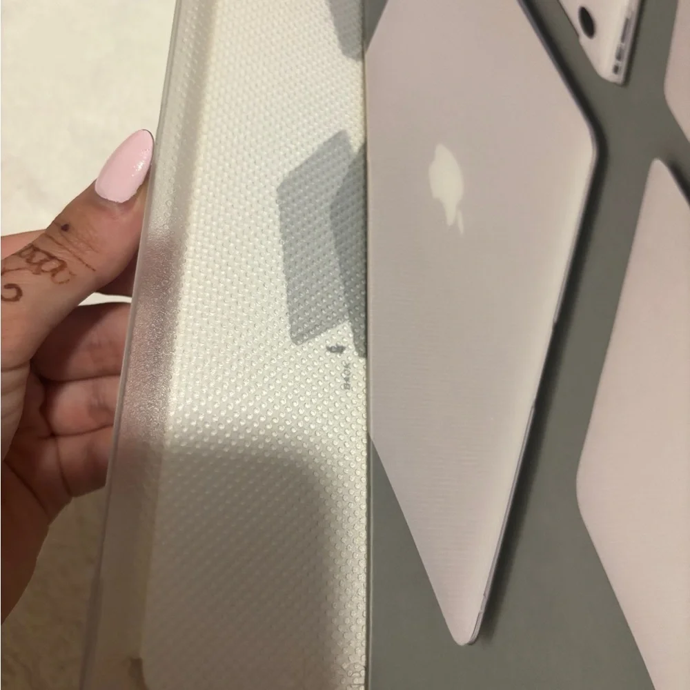 Incase Clear Computer Case 13 Inch MacBook Air Never been opened NWT